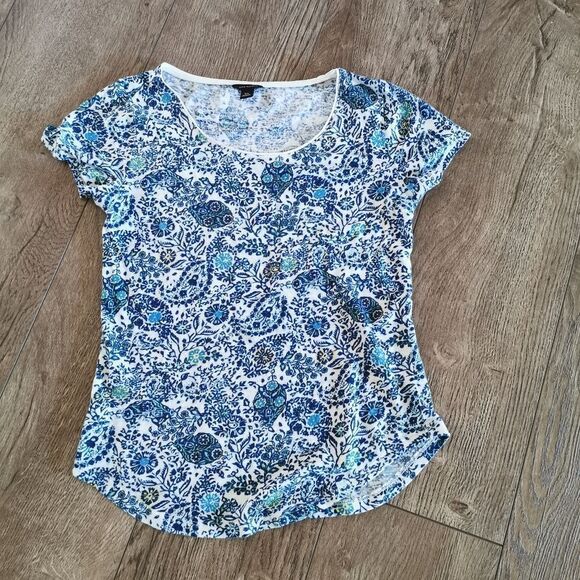 2/$20 Ann Taylor floral t-shirt xs - Picture 1 of 4